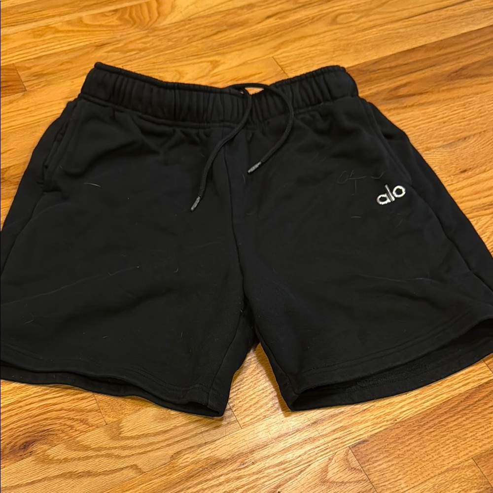 ALO Yoga Black Accolade Shorts women’s small